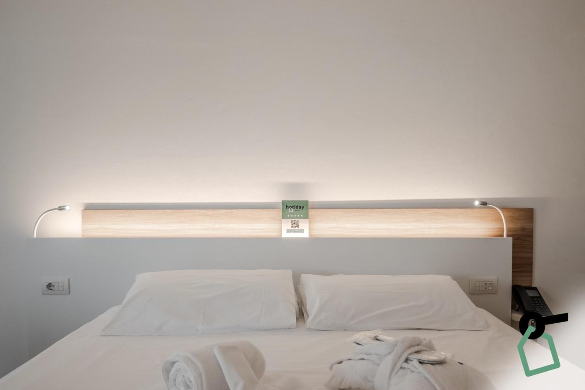 Hotiday Room Collection - Tirrenia Luaran gambar