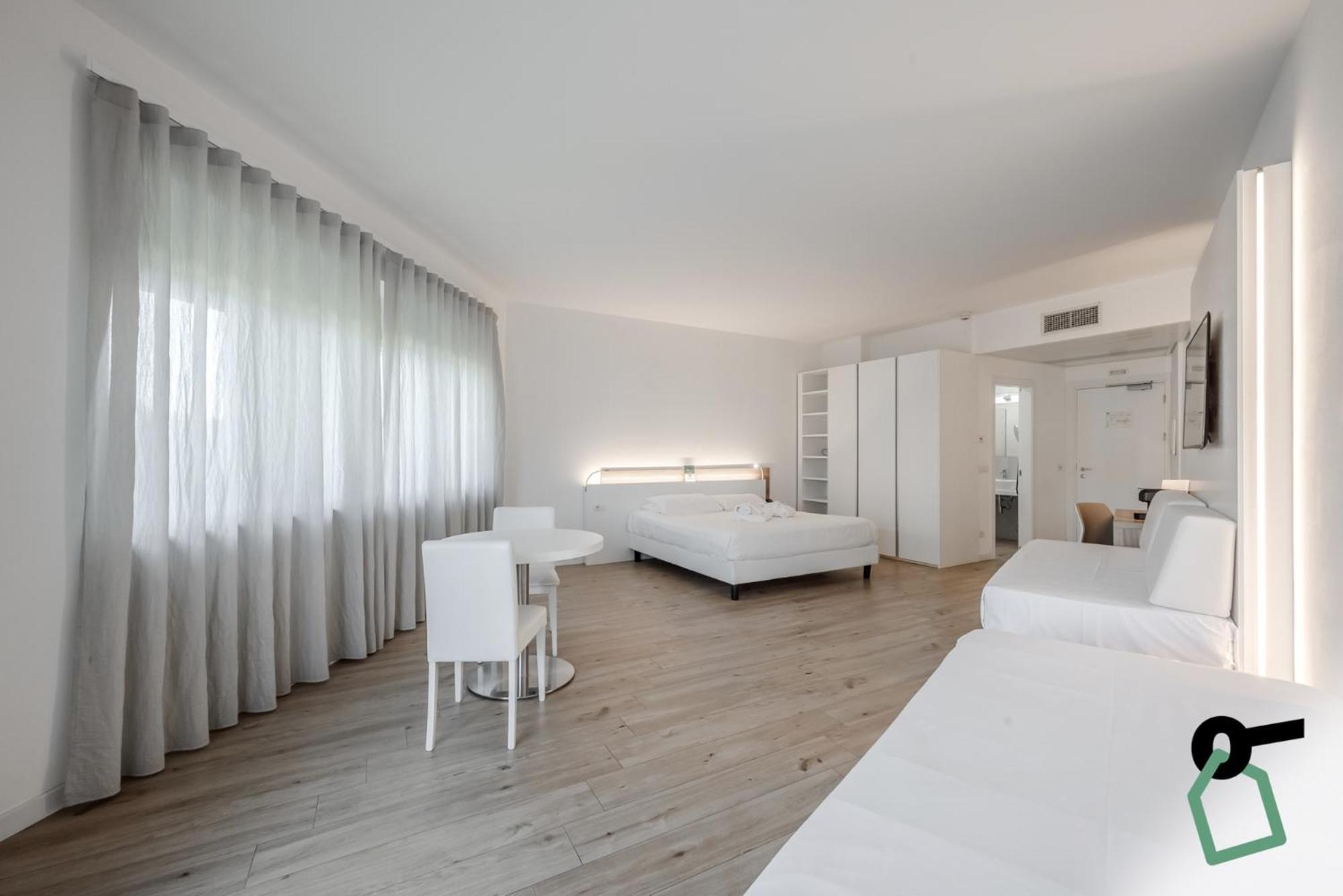 Hotiday Room Collection - Tirrenia Luaran gambar