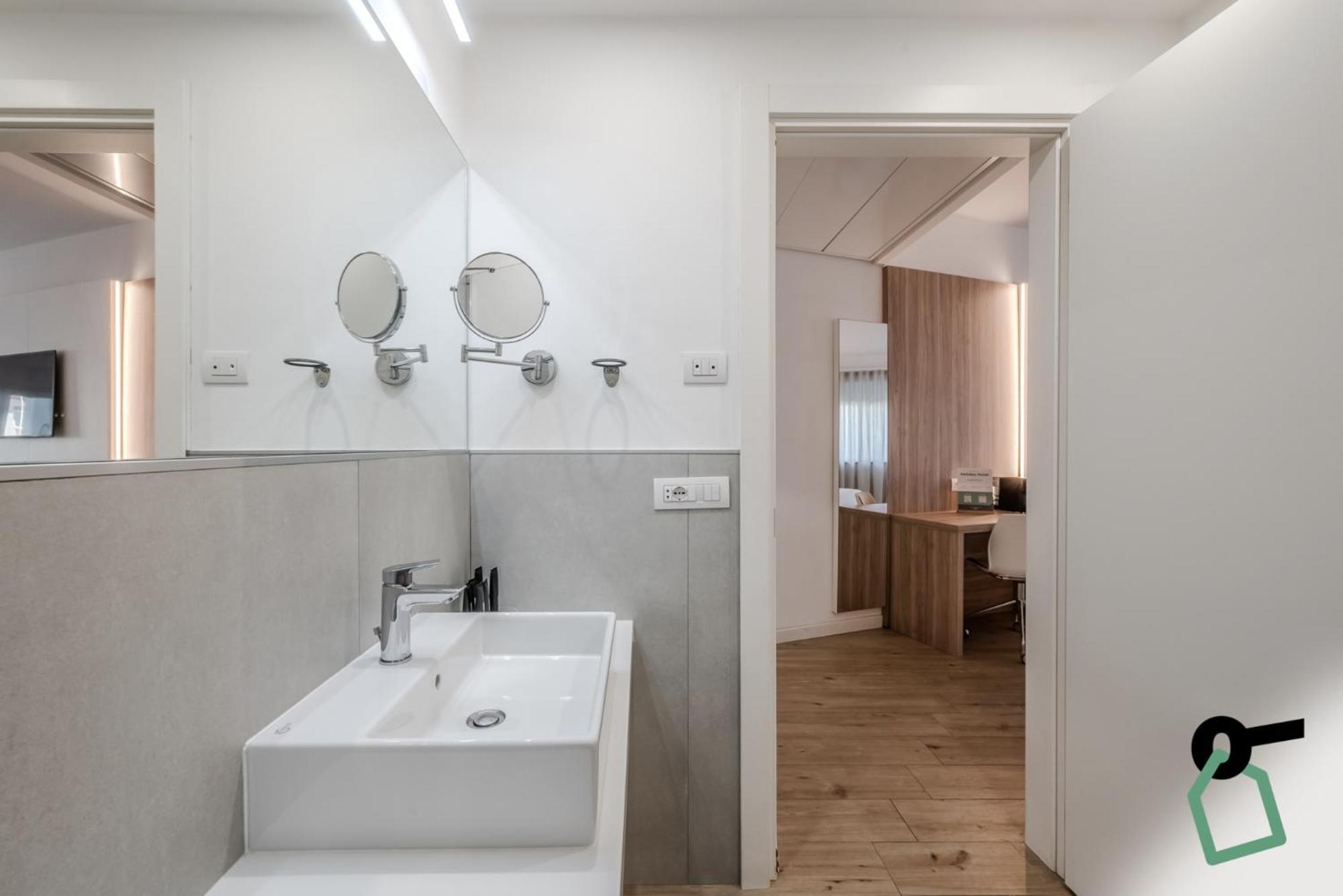 Hotiday Room Collection - Tirrenia Luaran gambar
